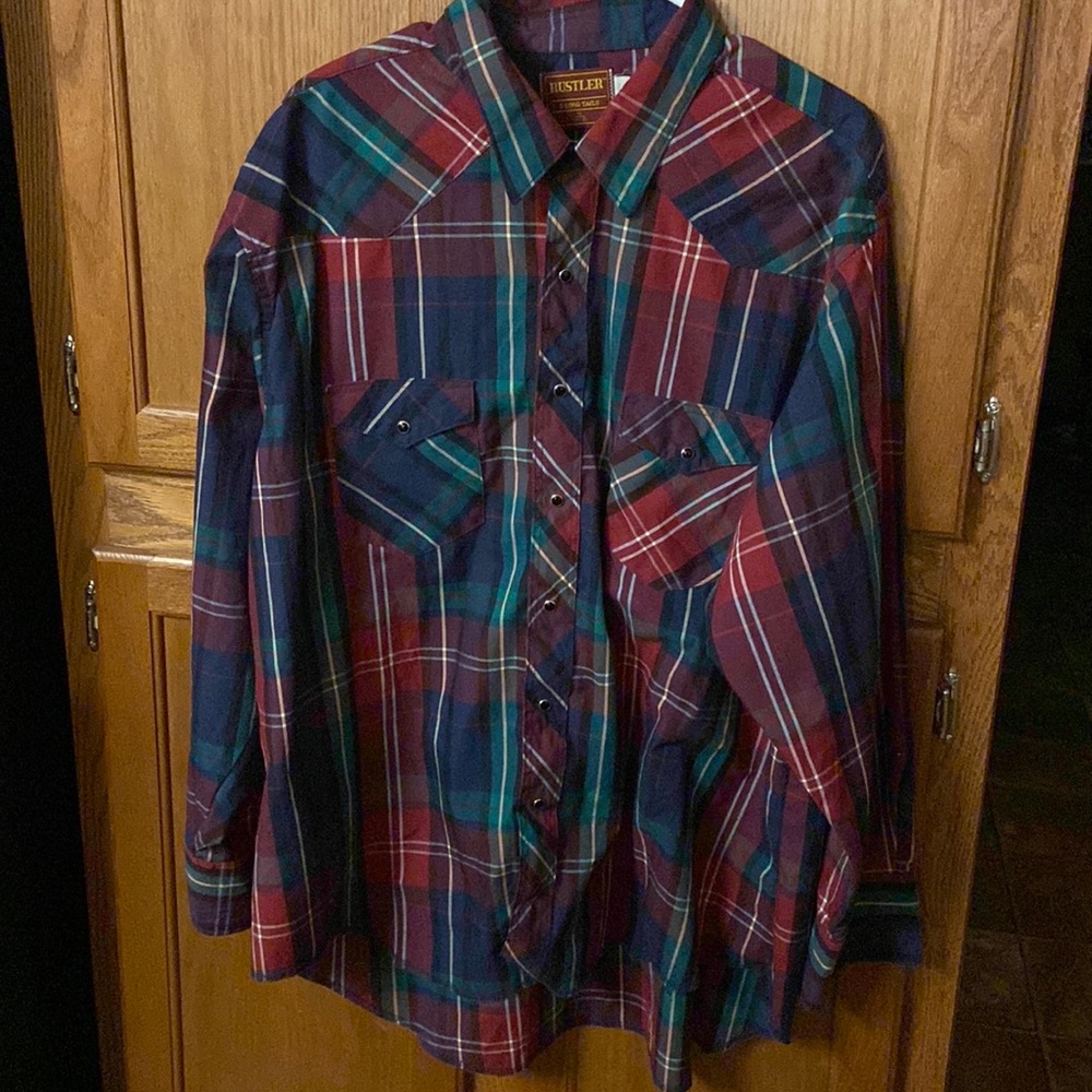 Rustler button up. Clean smoke free home very comfy